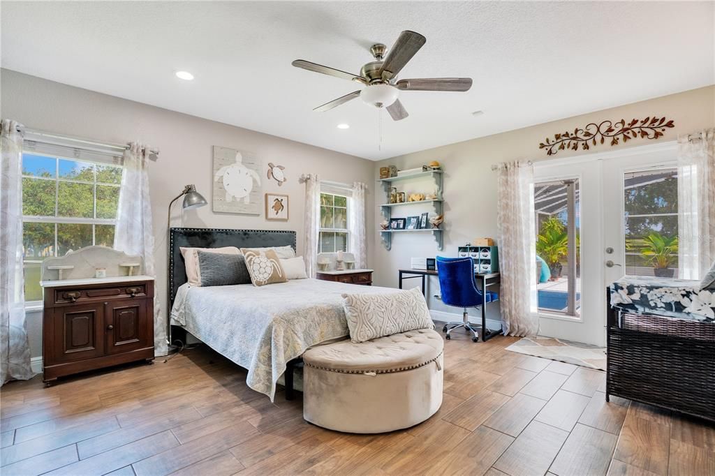 For Sale: $850,000 (5 beds, 3 baths, 4127 Square Feet)