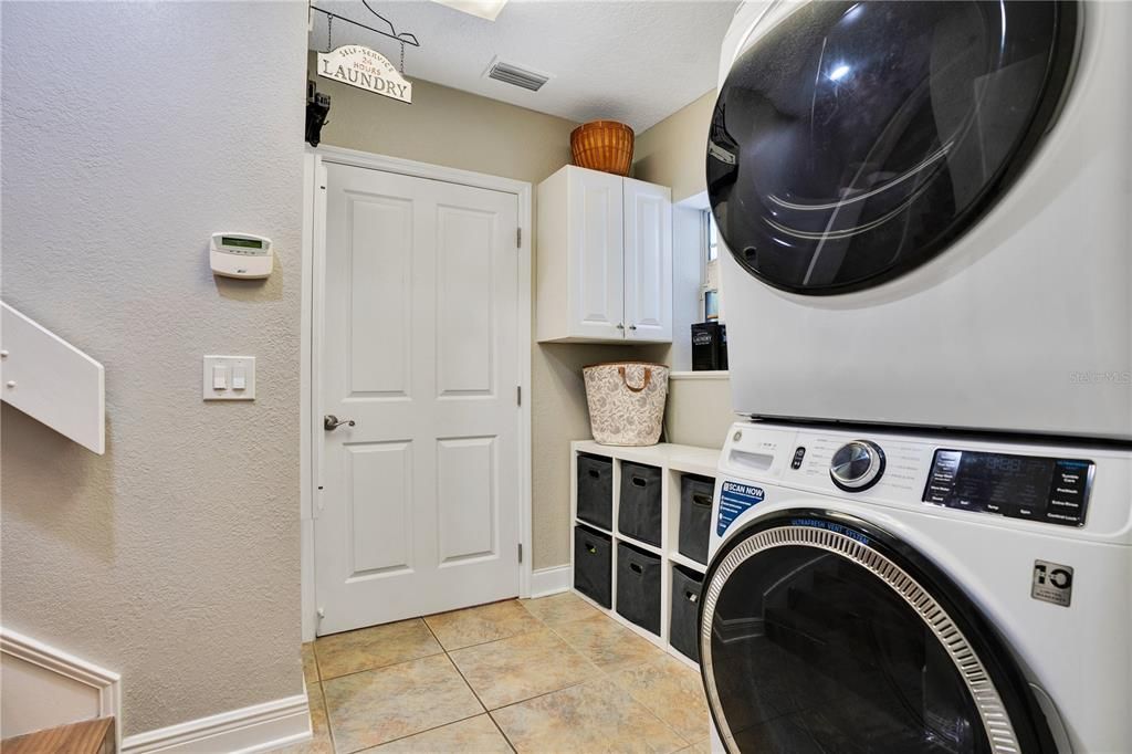 For Sale: $850,000 (5 beds, 3 baths, 4127 Square Feet)