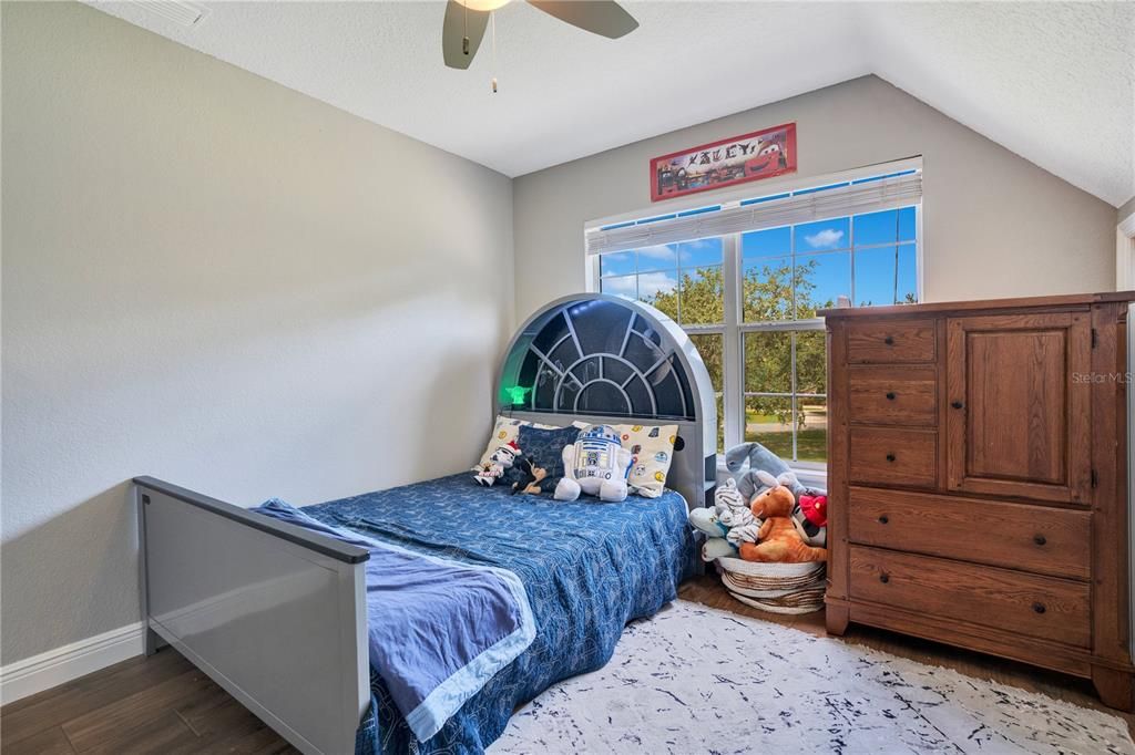 For Sale: $850,000 (5 beds, 3 baths, 4127 Square Feet)