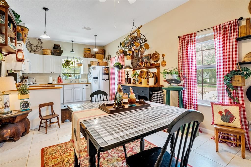 For Sale: $850,000 (5 beds, 3 baths, 4127 Square Feet)