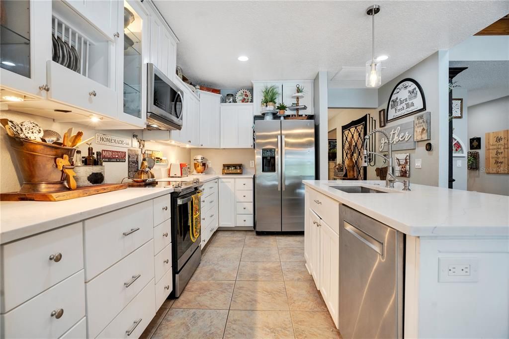 For Sale: $850,000 (5 beds, 3 baths, 4127 Square Feet)