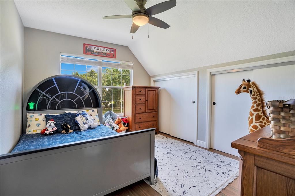 For Sale: $850,000 (5 beds, 3 baths, 4127 Square Feet)