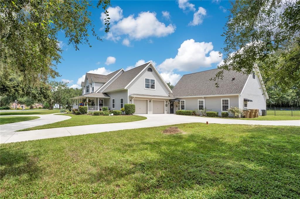 For Sale: $850,000 (5 beds, 3 baths, 4127 Square Feet)