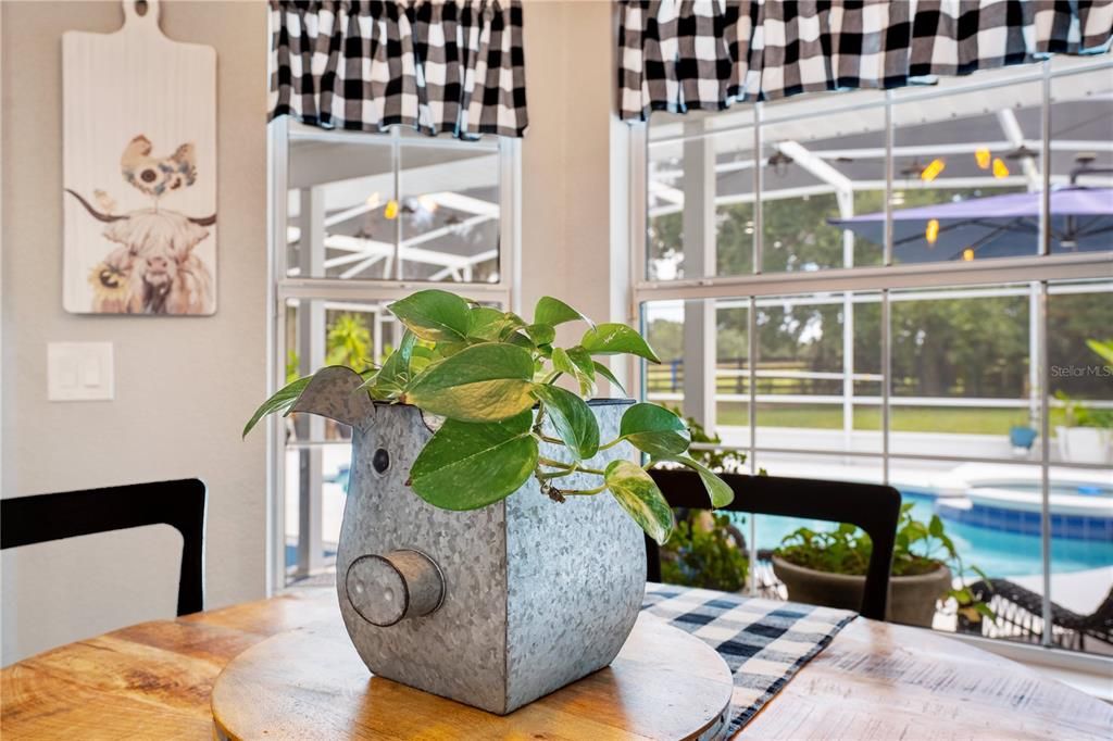 For Sale: $850,000 (5 beds, 3 baths, 4127 Square Feet)