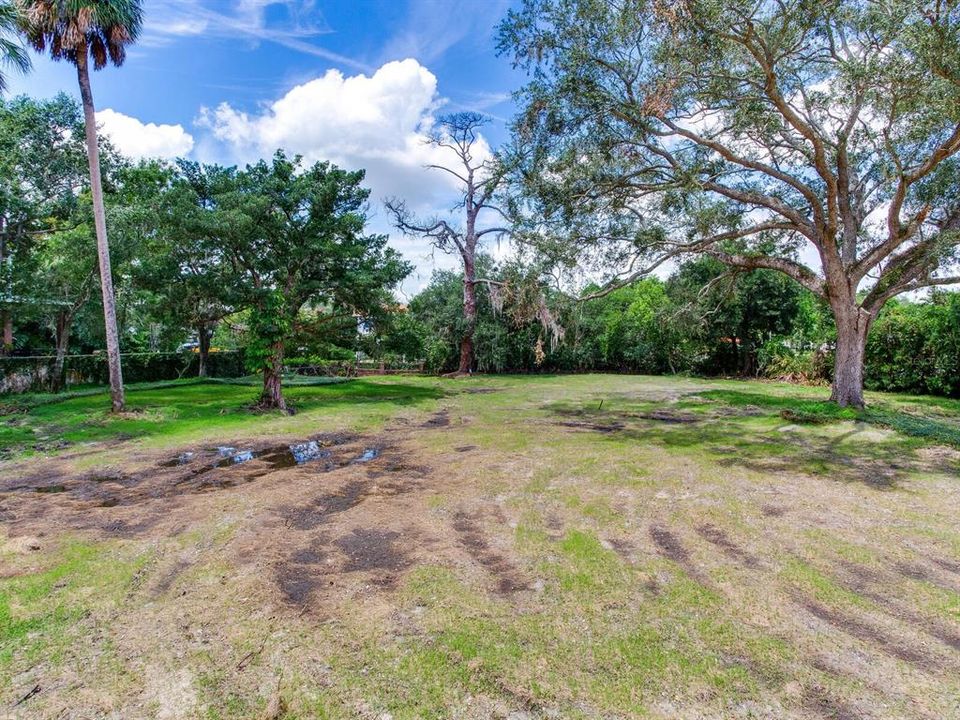 На продажу: $5,200,000 (0.59 acres)