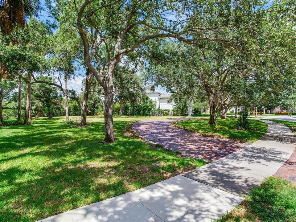 На продажу: $5,200,000 (0.59 acres)