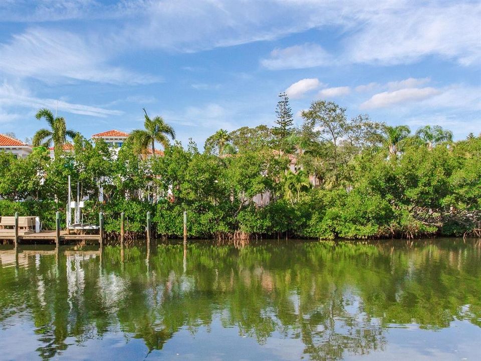 На продажу: $5,200,000 (0.59 acres)