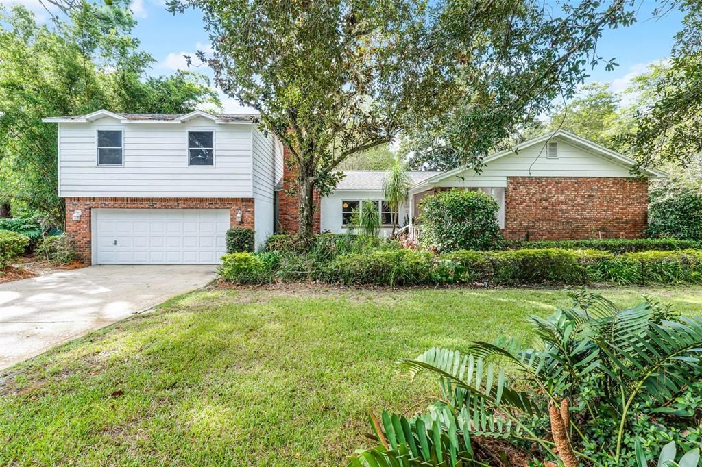 合同活跃: $750,000 (4 贝兹, 3 浴室, 2497 平方英尺)