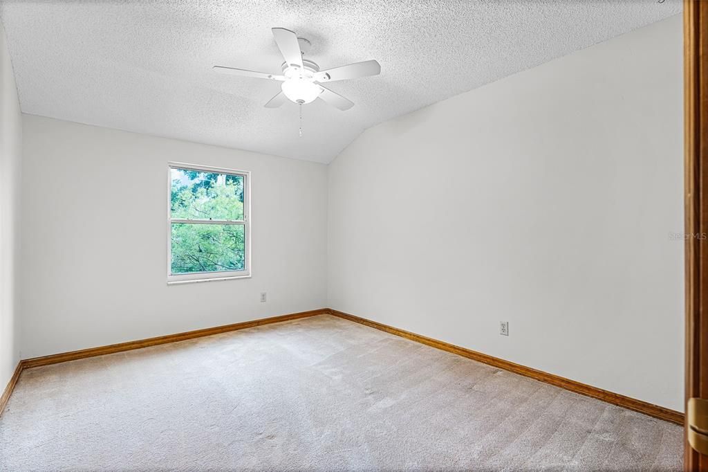 合同活跃: $750,000 (4 贝兹, 3 浴室, 2497 平方英尺)