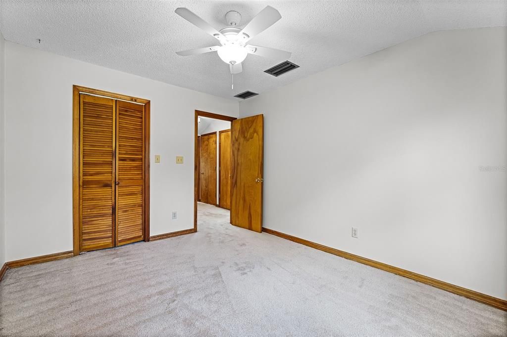 合同活跃: $750,000 (4 贝兹, 3 浴室, 2497 平方英尺)