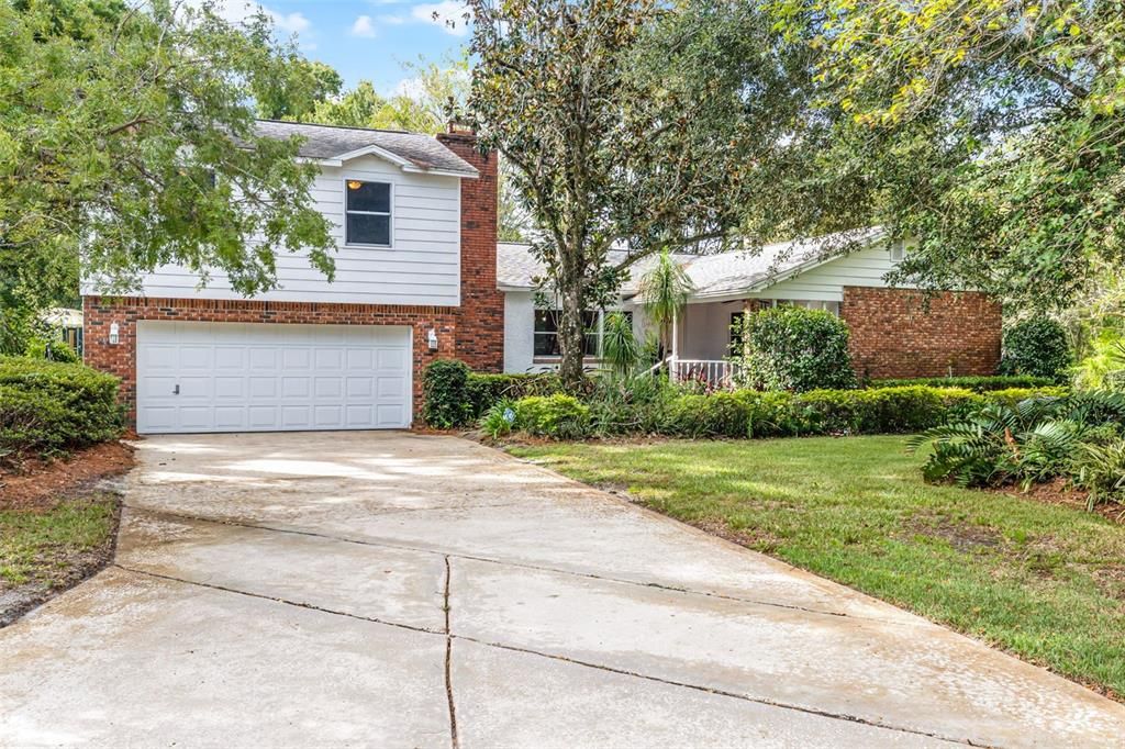 合同活跃: $750,000 (4 贝兹, 3 浴室, 2497 平方英尺)