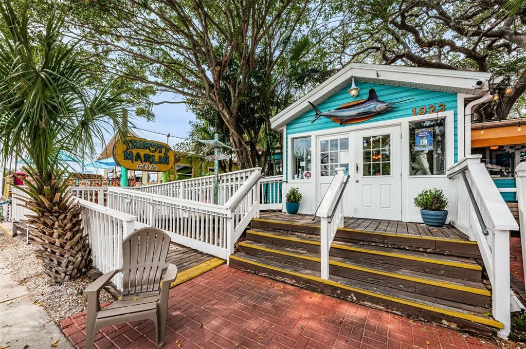 合同活跃: $648,500 (3 贝兹, 2 浴室, 2207 平方英尺)