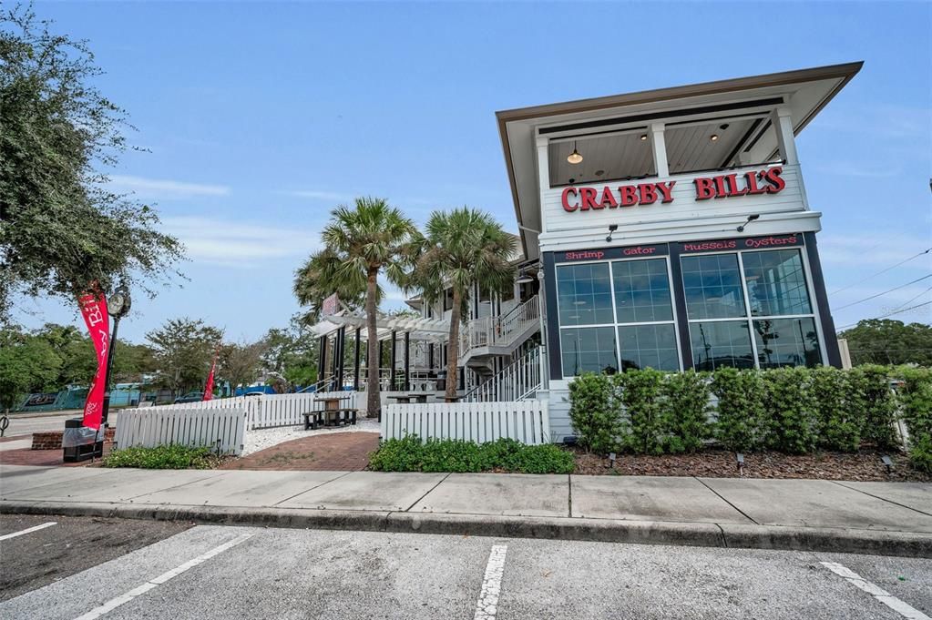 合同活跃: $648,500 (3 贝兹, 2 浴室, 2207 平方英尺)