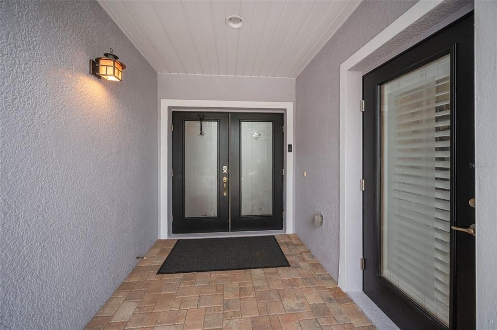 合同活跃: $648,500 (3 贝兹, 2 浴室, 2207 平方英尺)