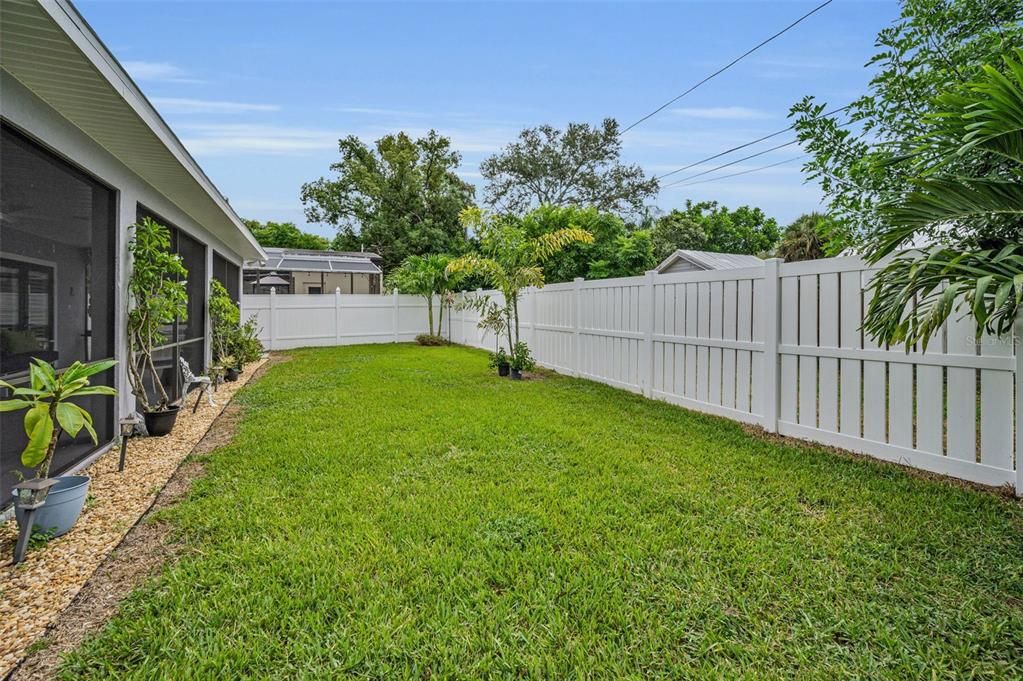 合同活跃: $648,500 (3 贝兹, 2 浴室, 2207 平方英尺)