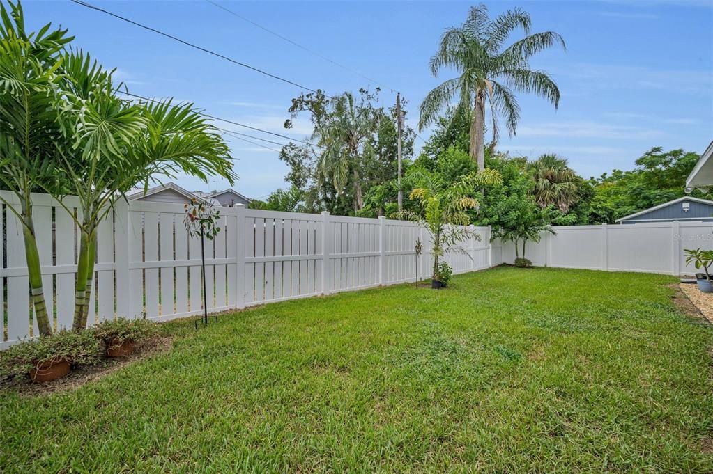 合同活跃: $648,500 (3 贝兹, 2 浴室, 2207 平方英尺)