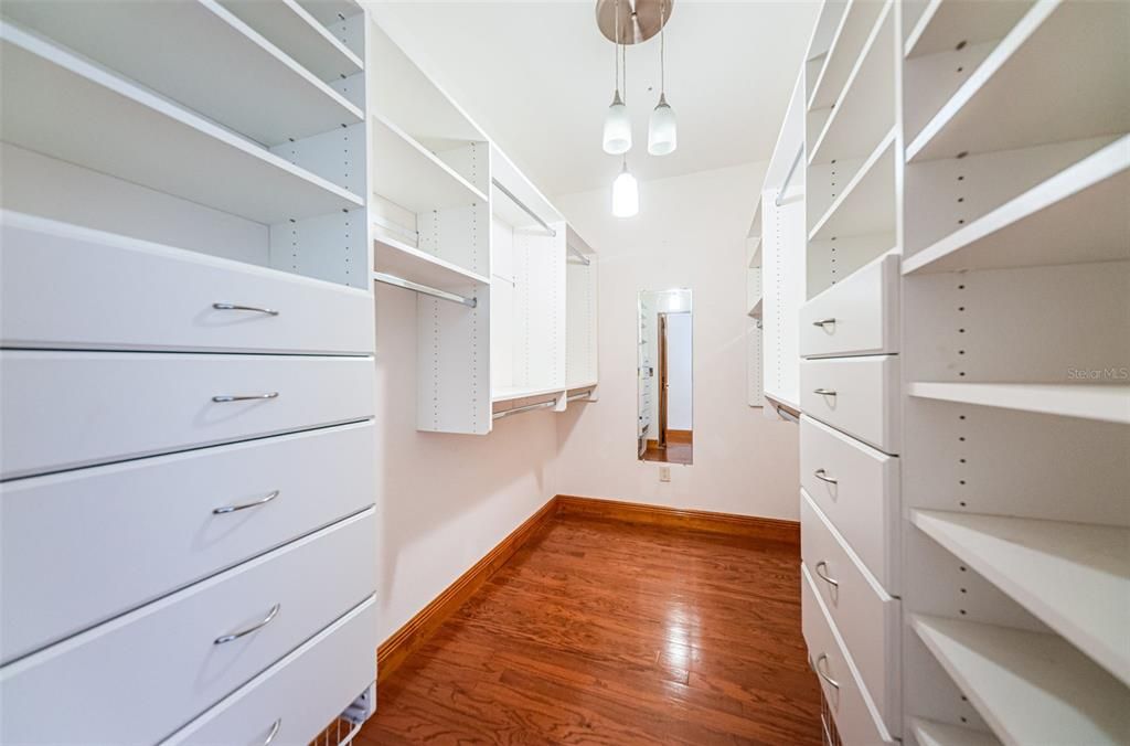 合同活跃: $648,500 (3 贝兹, 2 浴室, 2207 平方英尺)