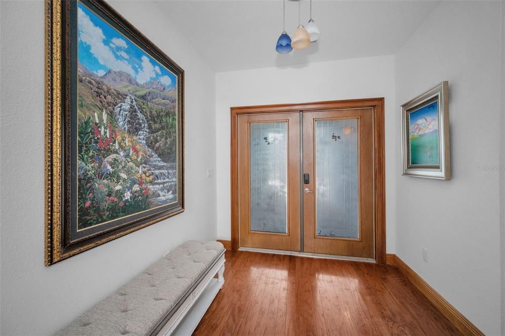 合同活跃: $648,500 (3 贝兹, 2 浴室, 2207 平方英尺)