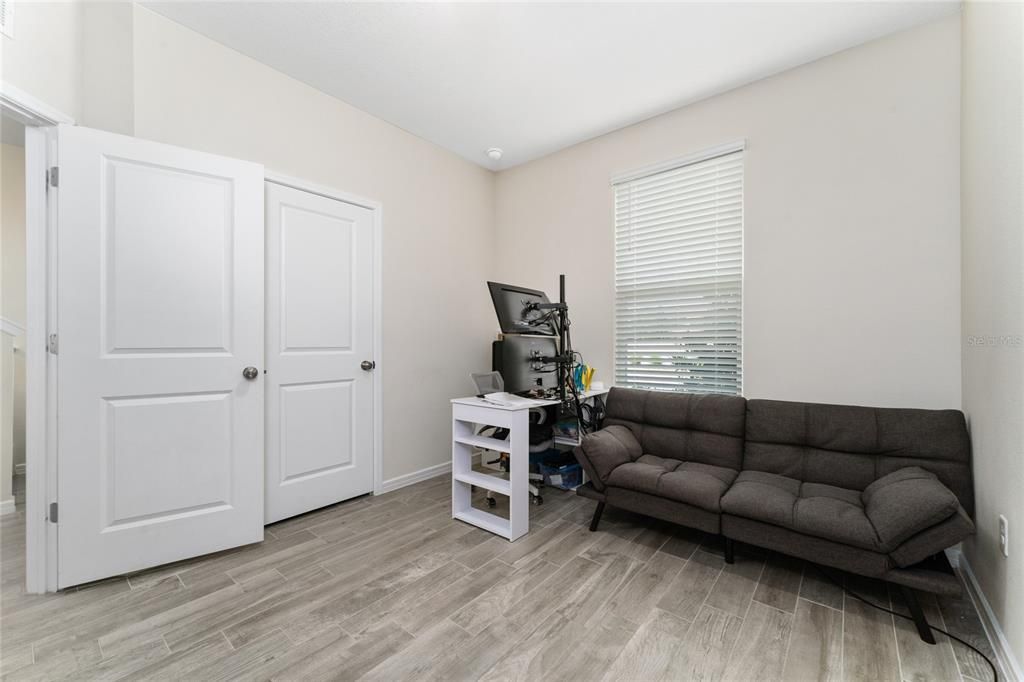 Active With Contract: $434,900 (4 beds, 3 baths, 1809 Square Feet)