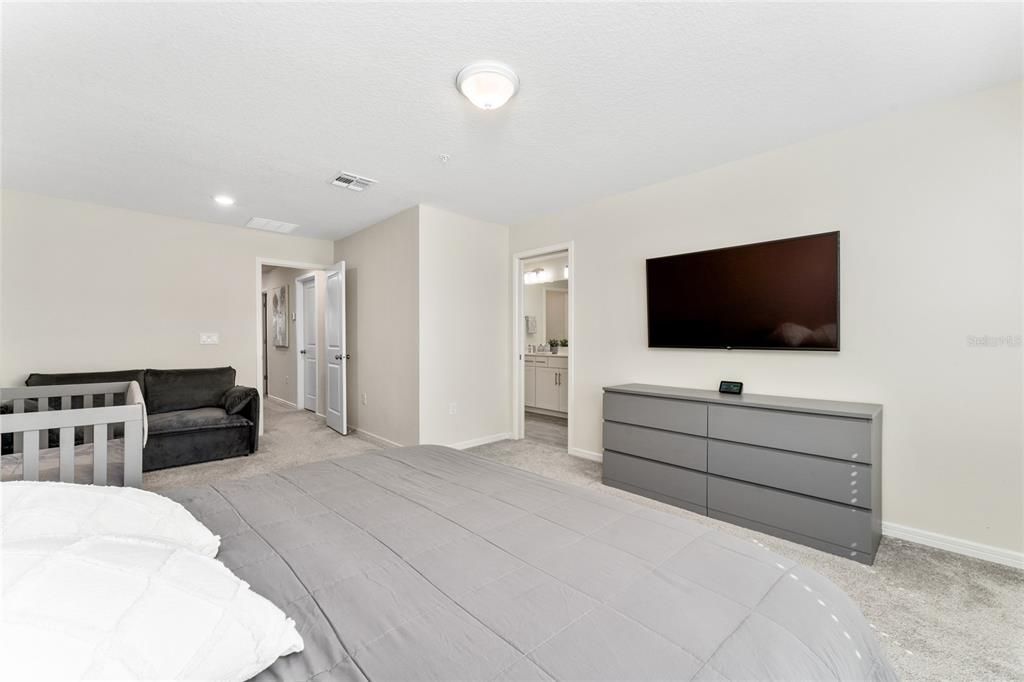 Active With Contract: $434,900 (4 beds, 3 baths, 1809 Square Feet)