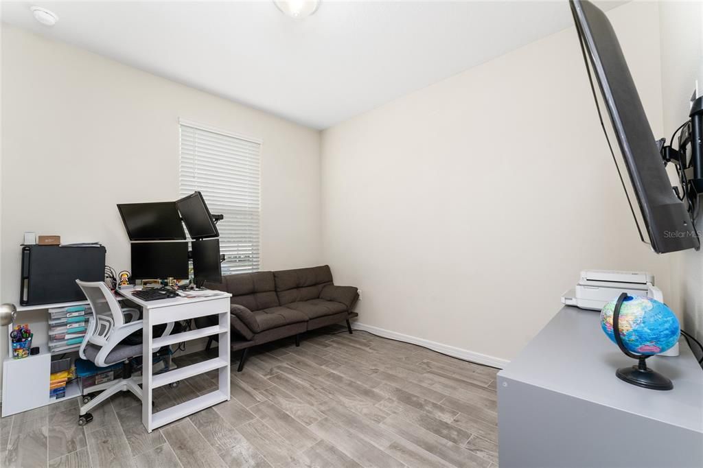 Active With Contract: $434,900 (4 beds, 3 baths, 1809 Square Feet)