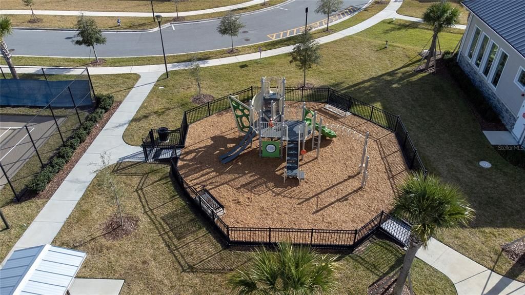 Active With Contract: $434,900 (4 beds, 3 baths, 1809 Square Feet)