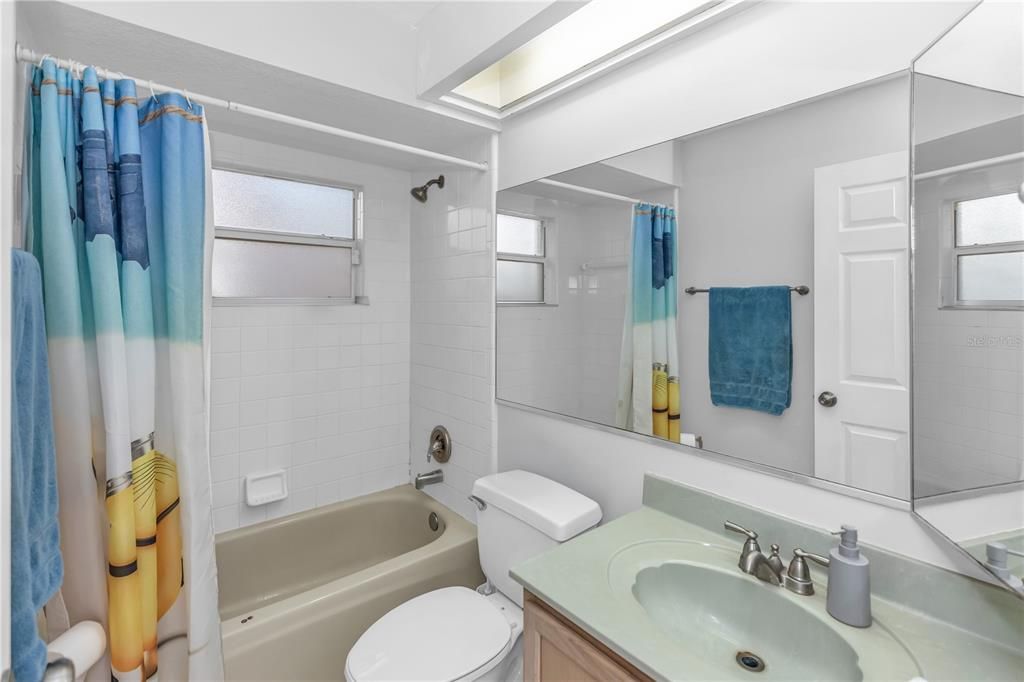 待售: $440,000 (4 贝兹, 3 浴室, 2486 平方英尺)