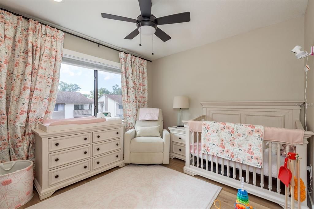 待售: $235,000 (2 贝兹, 2 浴室, 1060 平方英尺)