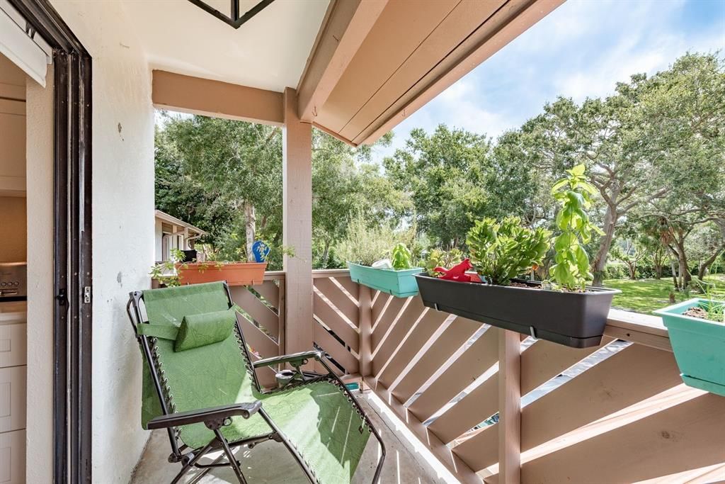 待售: $235,000 (2 贝兹, 2 浴室, 1060 平方英尺)