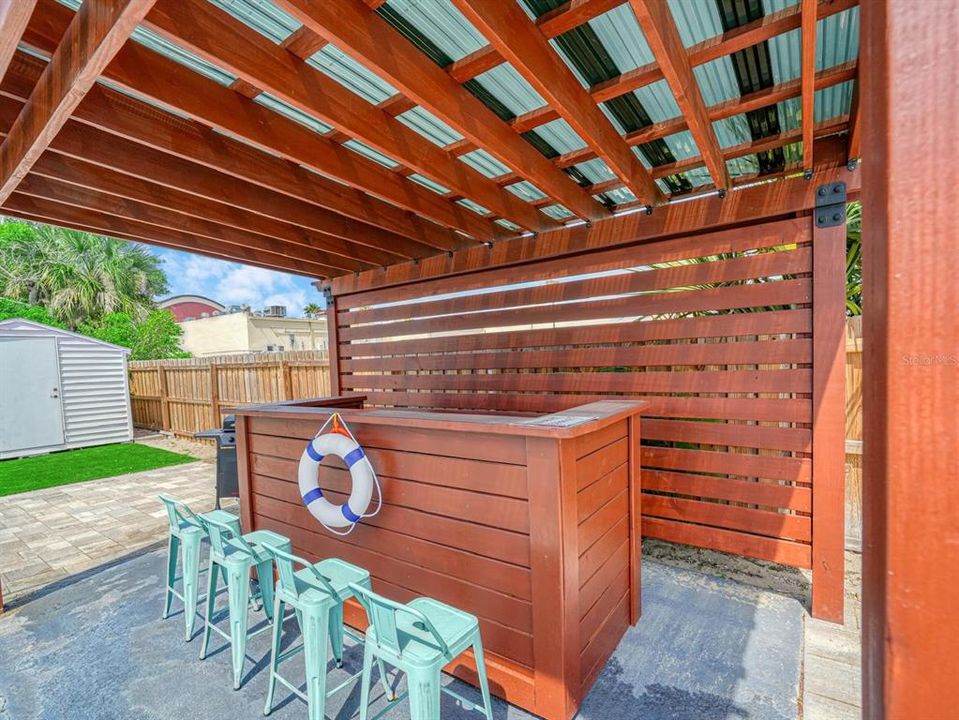 На продажу: $550,000 (5 спален, 2 ванн, 2006 Квадратных фут)