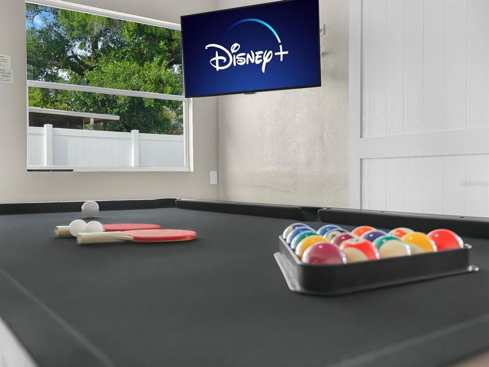 На продажу: $550,000 (5 спален, 2 ванн, 2006 Квадратных фут)