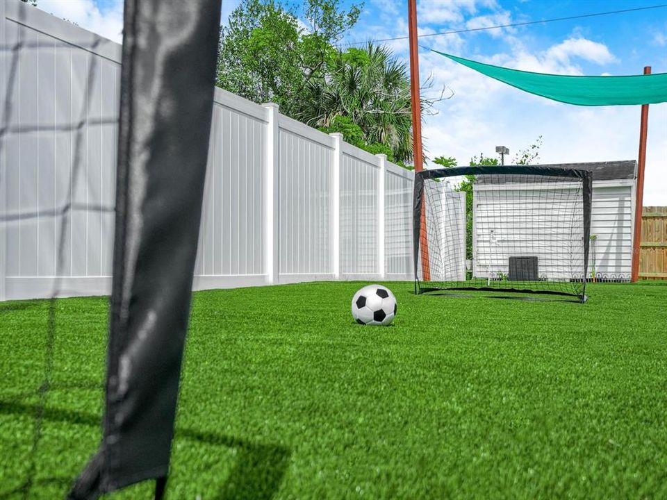 На продажу: $550,000 (5 спален, 2 ванн, 2006 Квадратных фут)