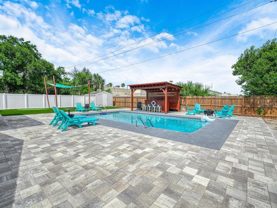 На продажу: $550,000 (5 спален, 2 ванн, 2006 Квадратных фут)