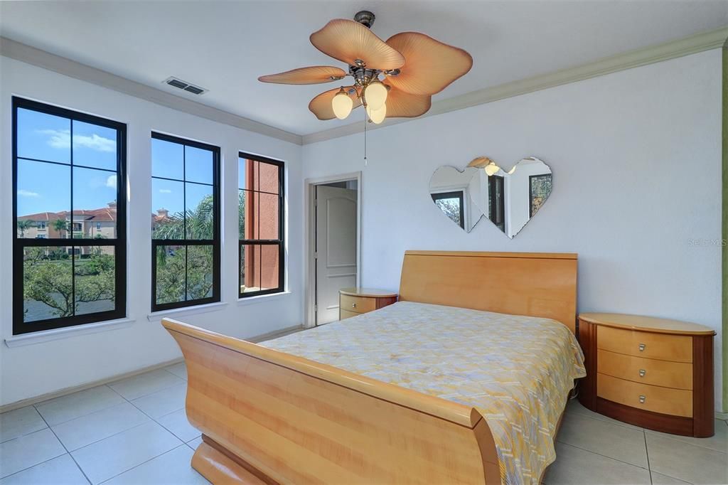 На продажу: $585,000 (3 спален, 2 ванн, 2078 Квадратных фут)