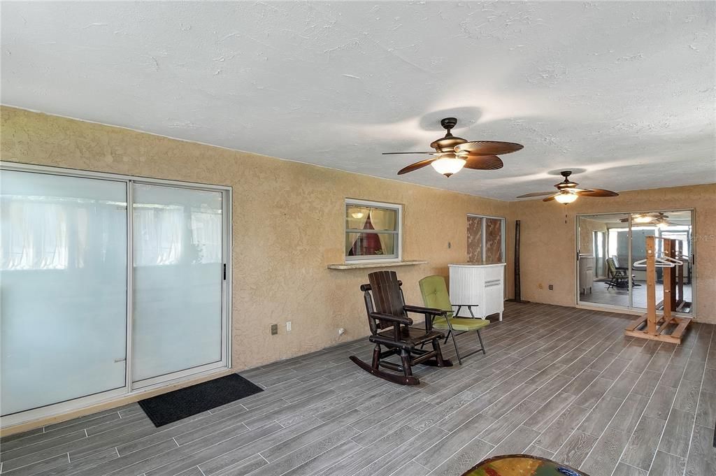 For Sale: $324,999 (3 beds, 2 baths, 1953 Square Feet)