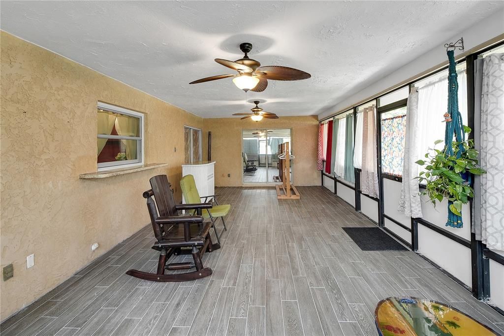 For Sale: $324,999 (3 beds, 2 baths, 1953 Square Feet)