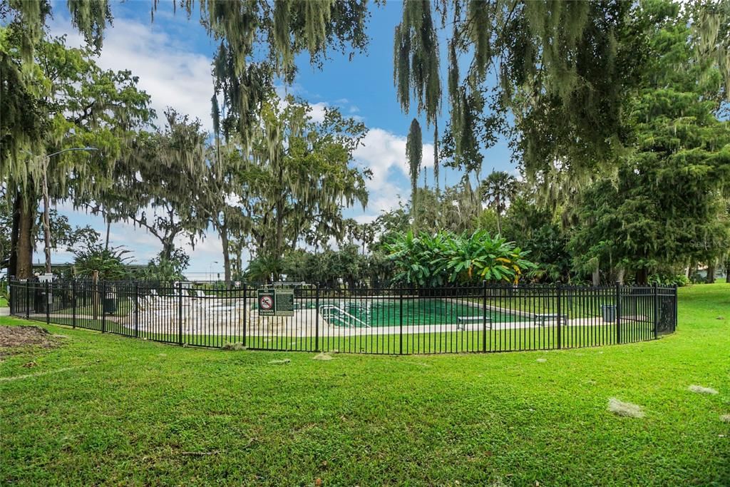 For Sale: $324,999 (3 beds, 2 baths, 1953 Square Feet)