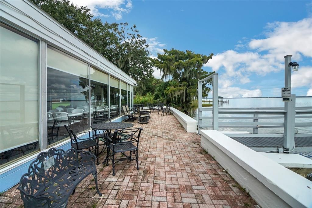 For Sale: $324,999 (3 beds, 2 baths, 1953 Square Feet)