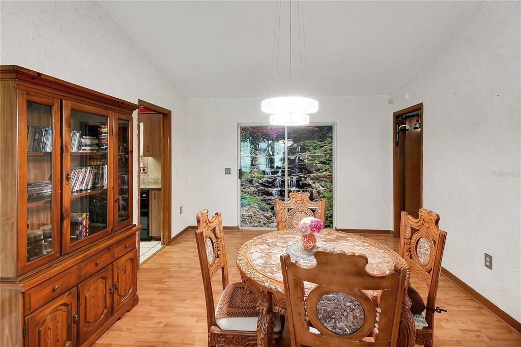 For Sale: $324,999 (3 beds, 2 baths, 1953 Square Feet)