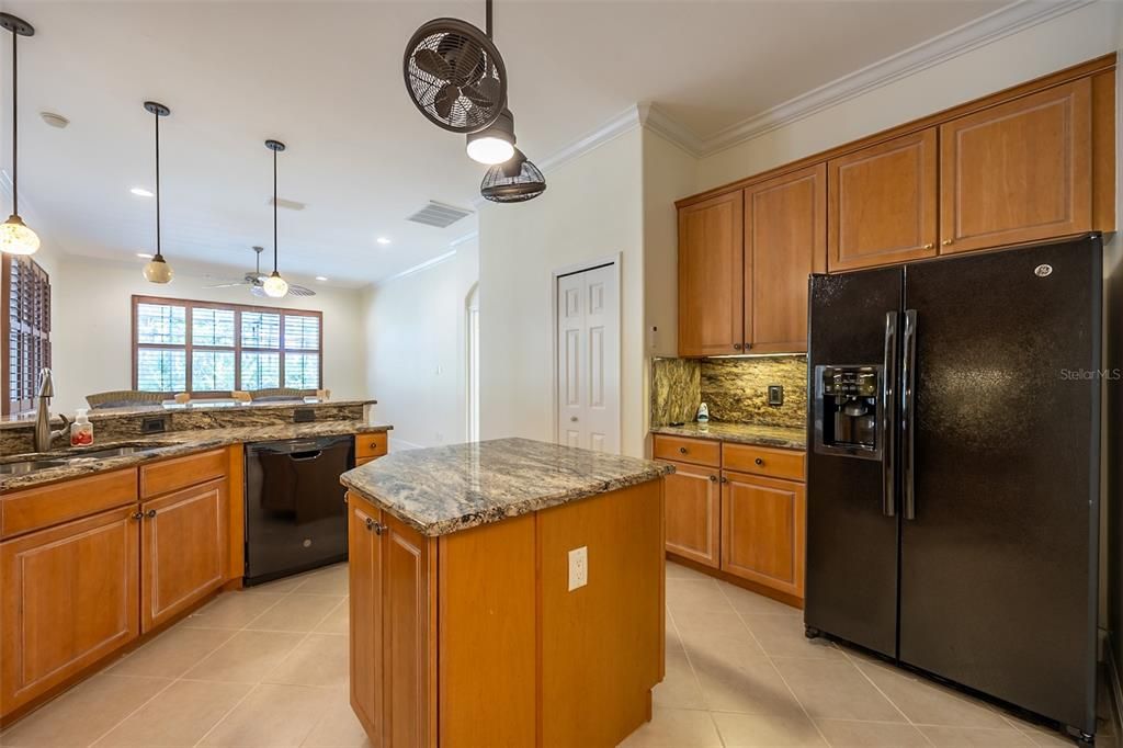 Active With Contract: $619,000 (4 beds, 2 baths, 2371 Square Feet)