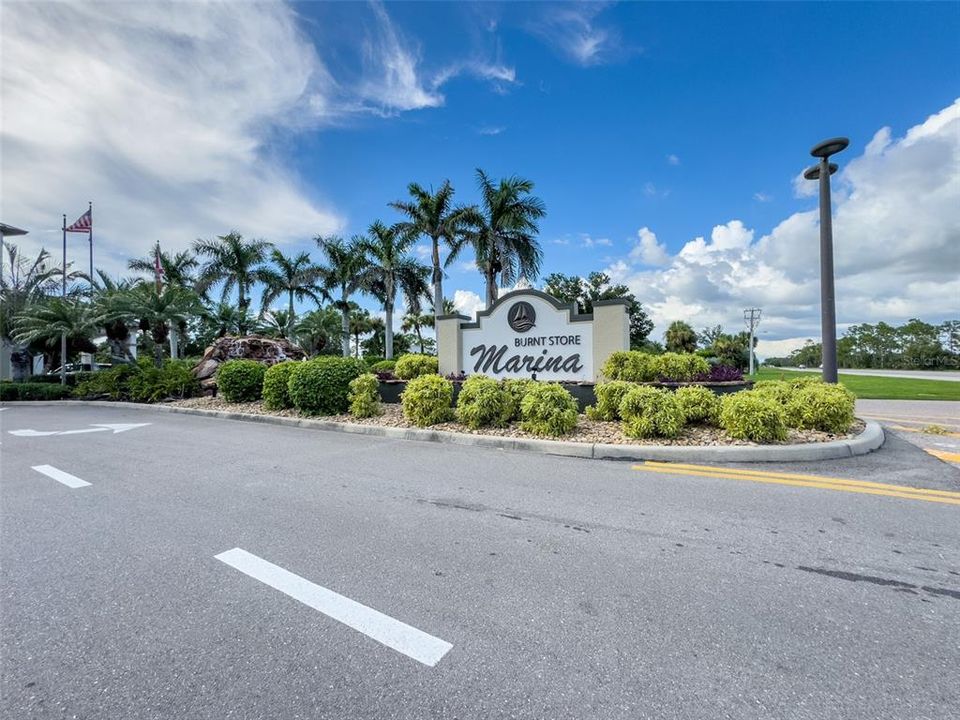 Active With Contract: $619,000 (4 beds, 2 baths, 2371 Square Feet)