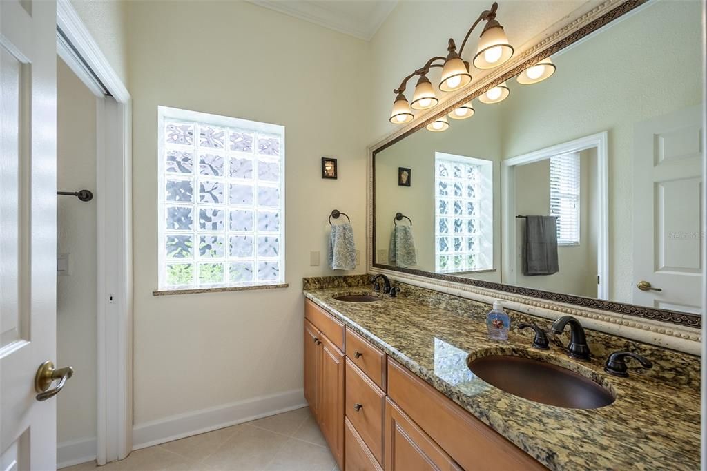 Active With Contract: $619,000 (4 beds, 2 baths, 2371 Square Feet)