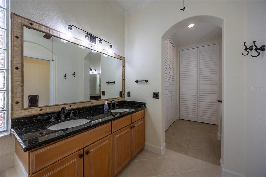 Active With Contract: $619,000 (4 beds, 2 baths, 2371 Square Feet)