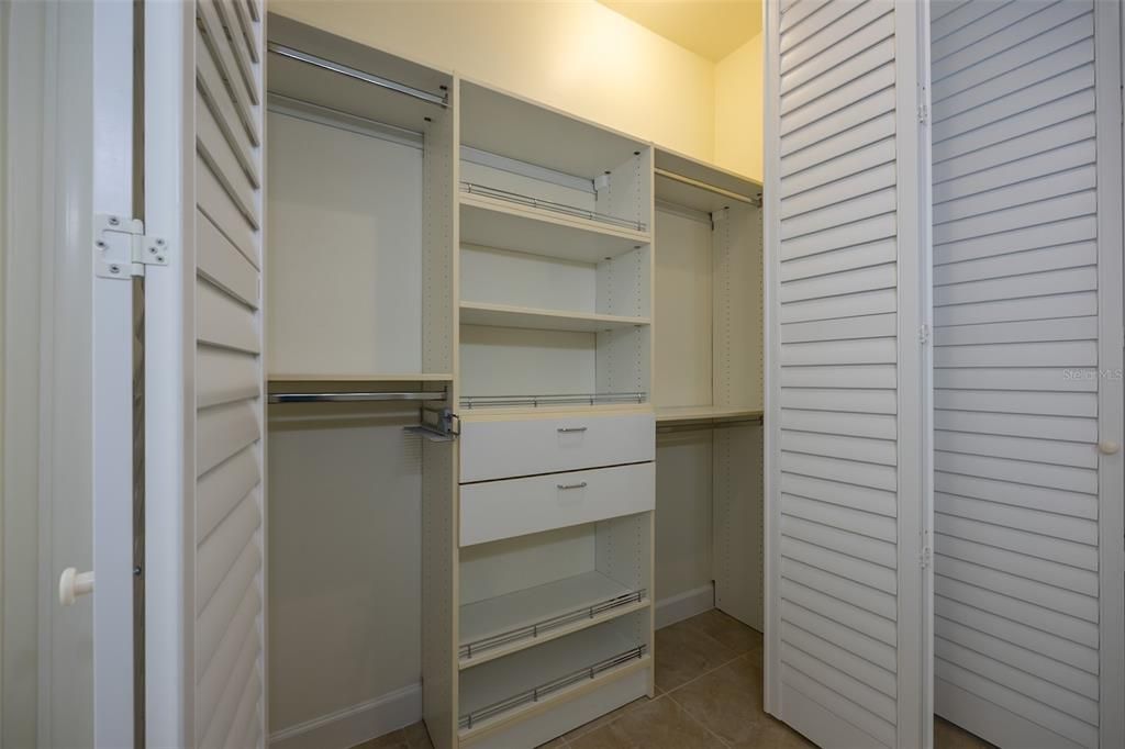 Active With Contract: $619,000 (4 beds, 2 baths, 2371 Square Feet)