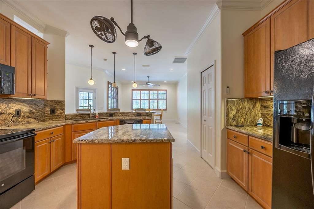 Active With Contract: $619,000 (4 beds, 2 baths, 2371 Square Feet)