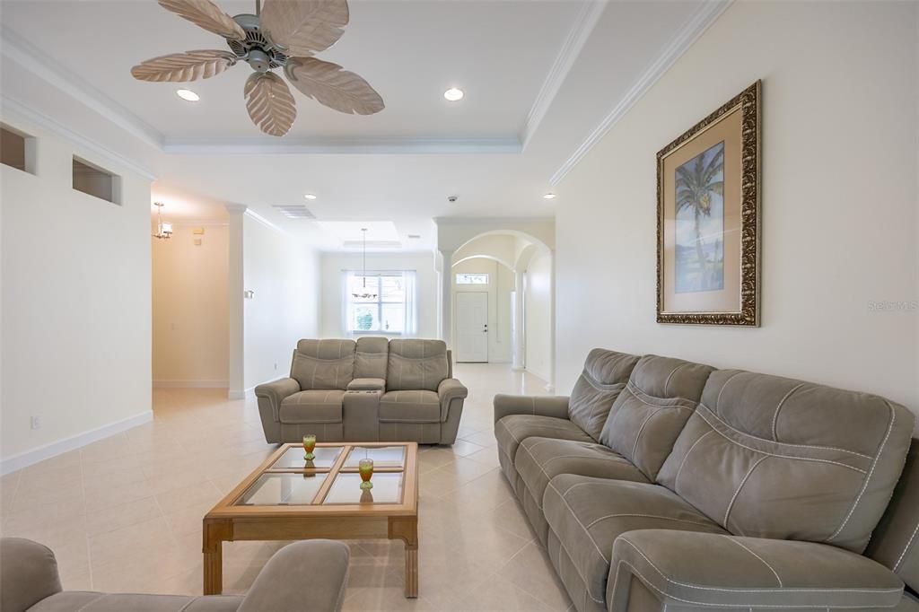 Active With Contract: $619,000 (4 beds, 2 baths, 2371 Square Feet)