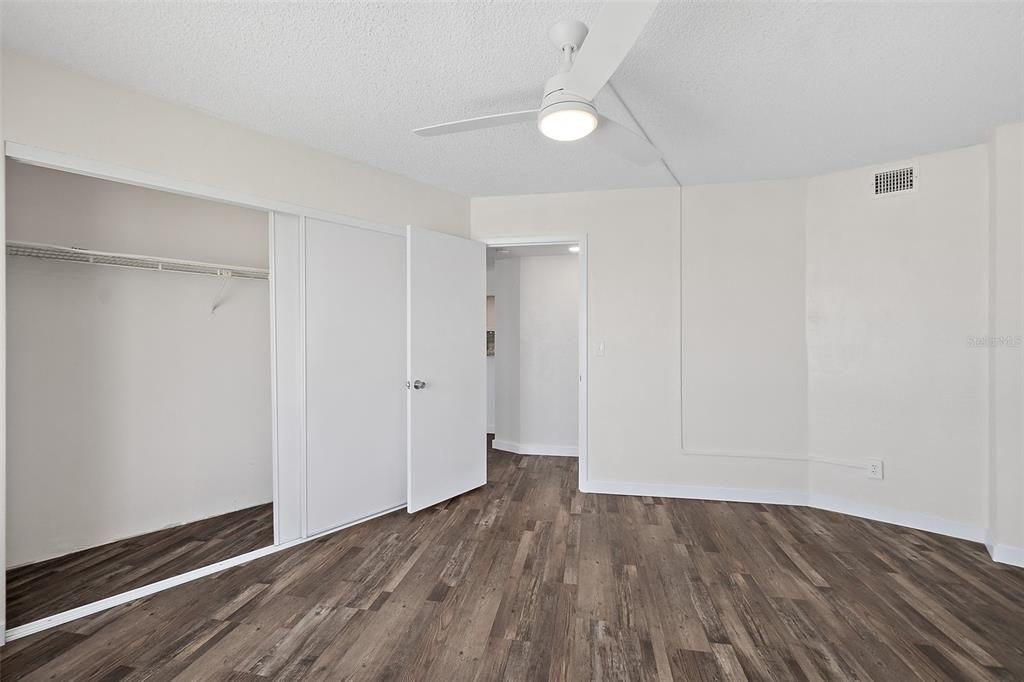 待售: $324,900 (2 贝兹, 2 浴室, 1209 平方英尺)