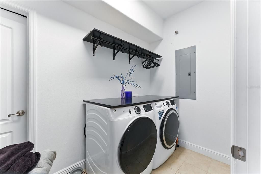 En Venta: $299,900 (3 camas, 3 baños, 1772 Pies cuadrados)