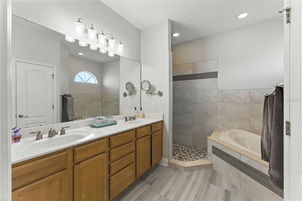 En Venta: $299,900 (3 camas, 3 baños, 1772 Pies cuadrados)