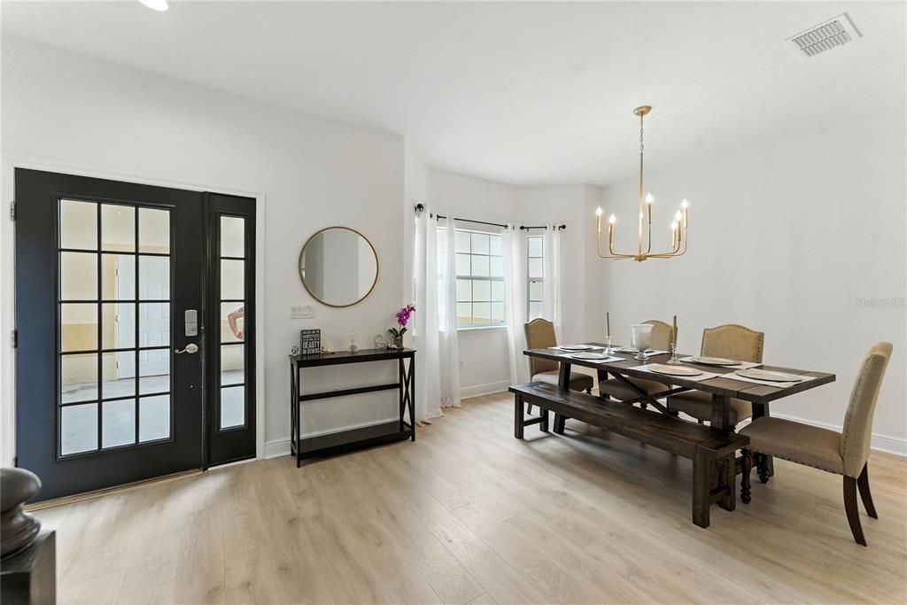 En Venta: $299,900 (3 camas, 3 baños, 1772 Pies cuadrados)